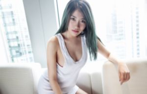 年轻的小婊