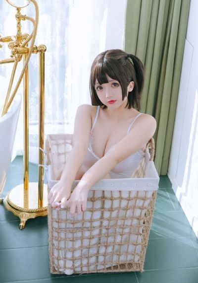 《钢铁魔女》