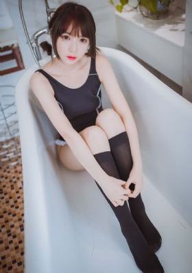 一边摸上面一边添下面的电视热勾