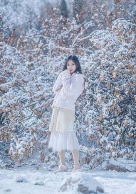 丰满寂寞的少妇老师