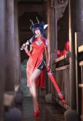 保险女王和他的商机机密