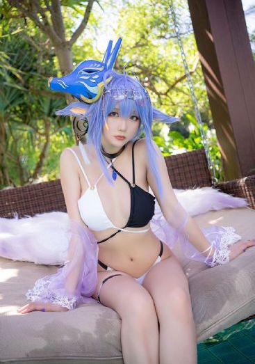 美谷朱里